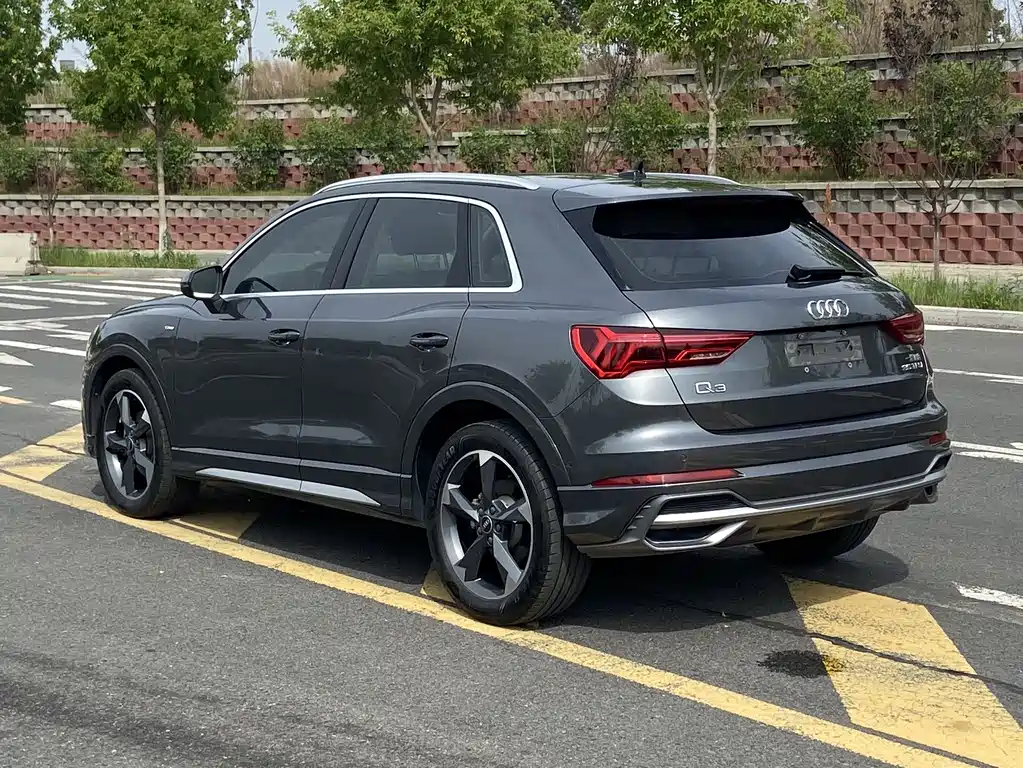 Audi Q3 2021 — фото 16