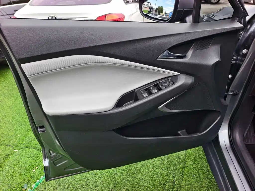 Chevrolet Orlando 2023 — фото 10