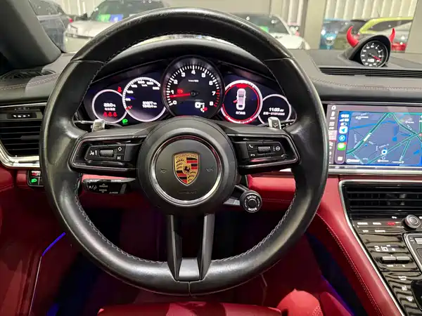 Porsche Panamera 2021