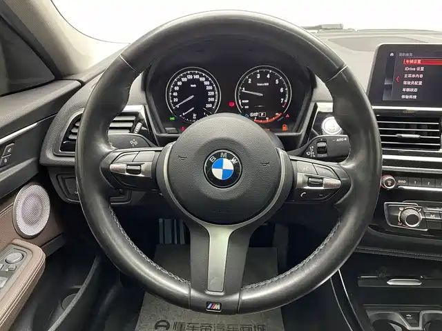 BMW 1 Series 2021 — фото 16