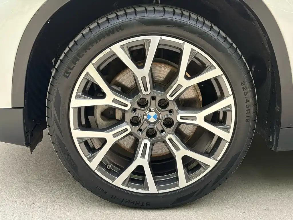 BMW X1 2022 — фото 12