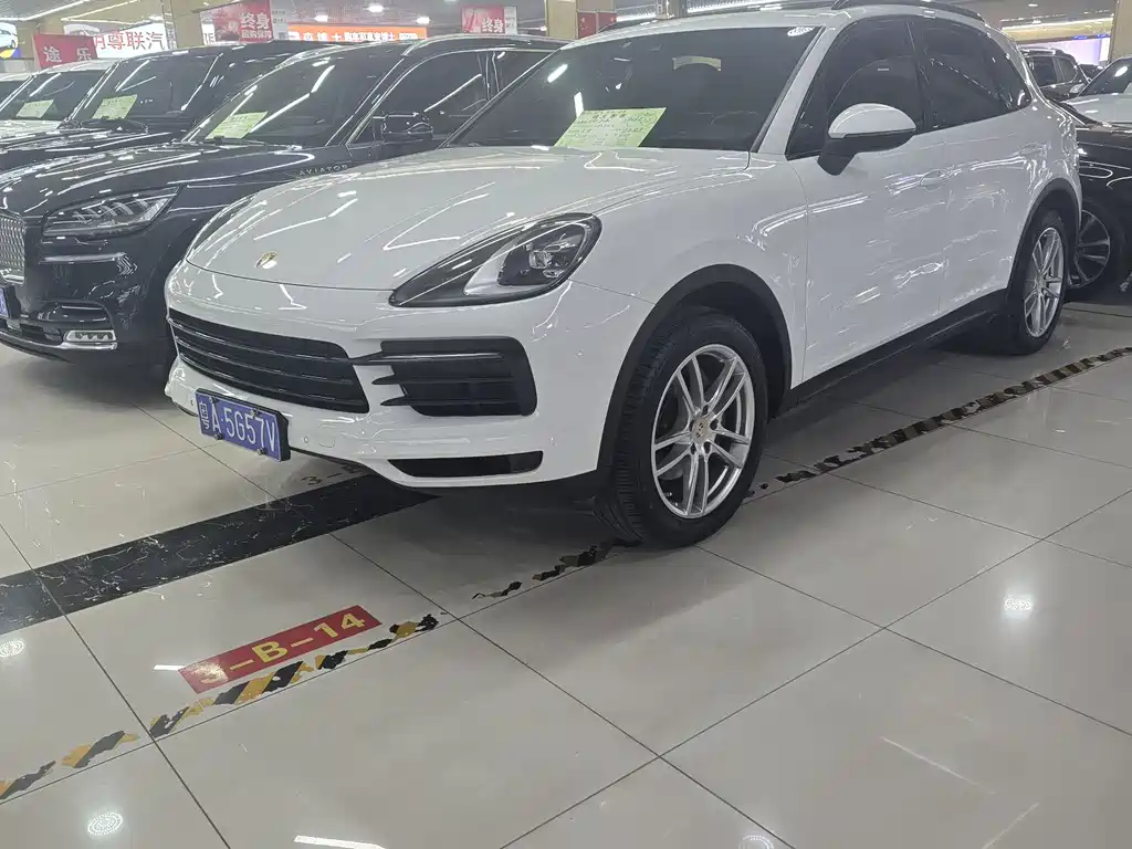 Porsche Cayenne 2018 — фото 1