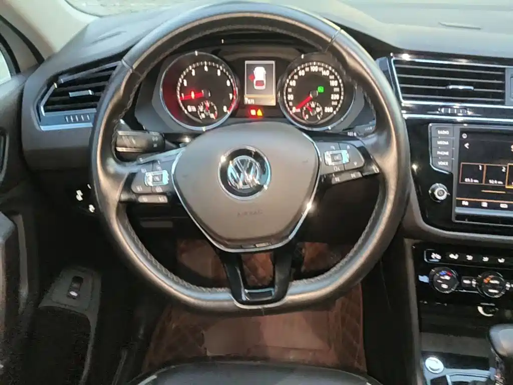 Volkswagen Tiguan L 2017 — фото 17