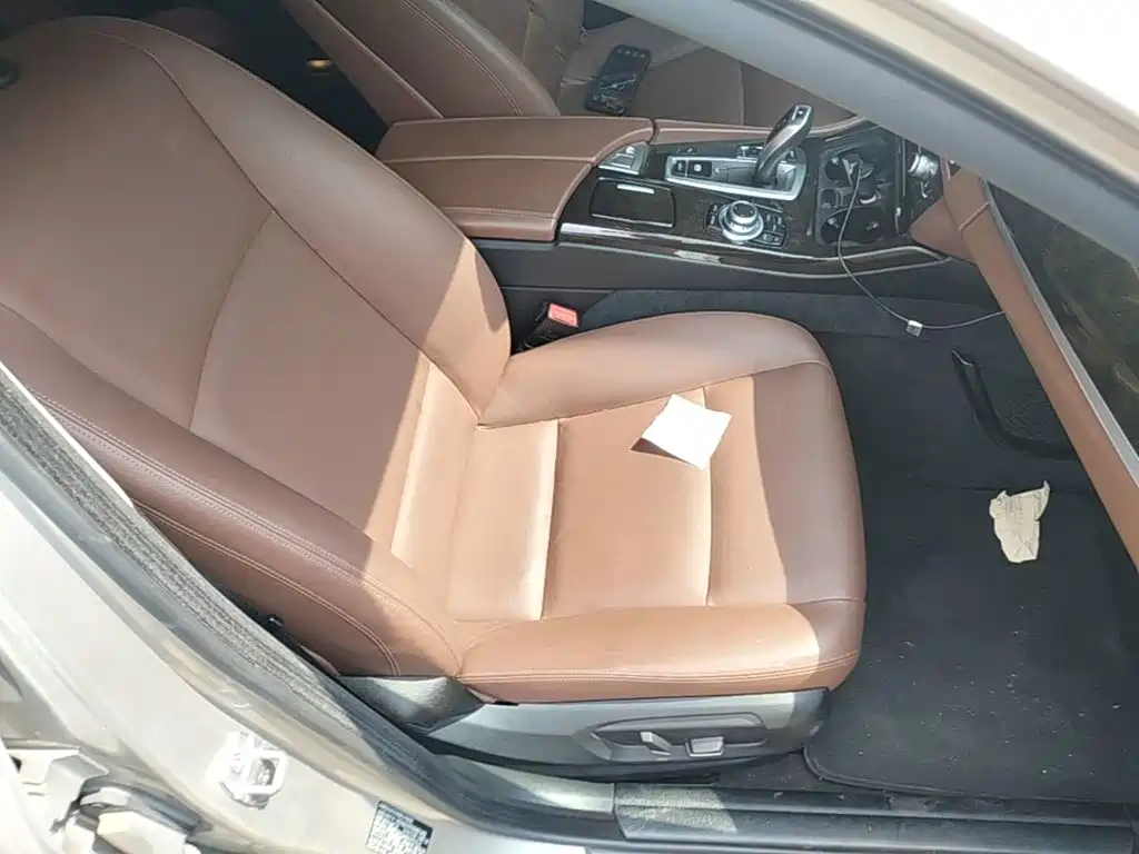 BMW 5 Series 2016 — фото 25