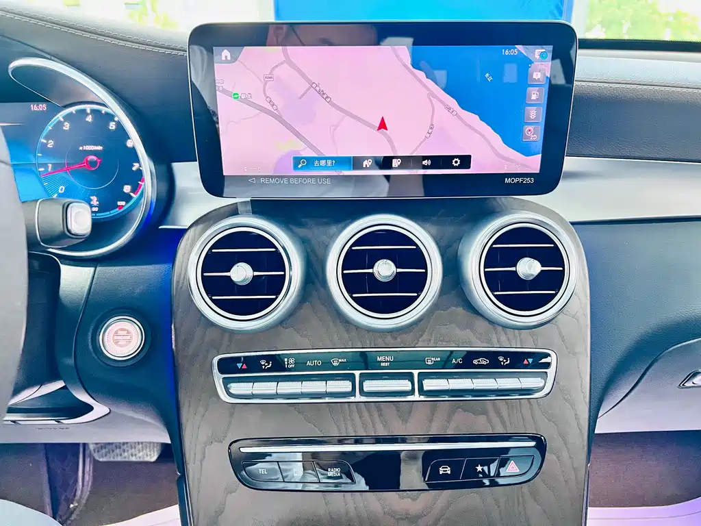 Mercedes-Benz GLC 2022 — фото 14