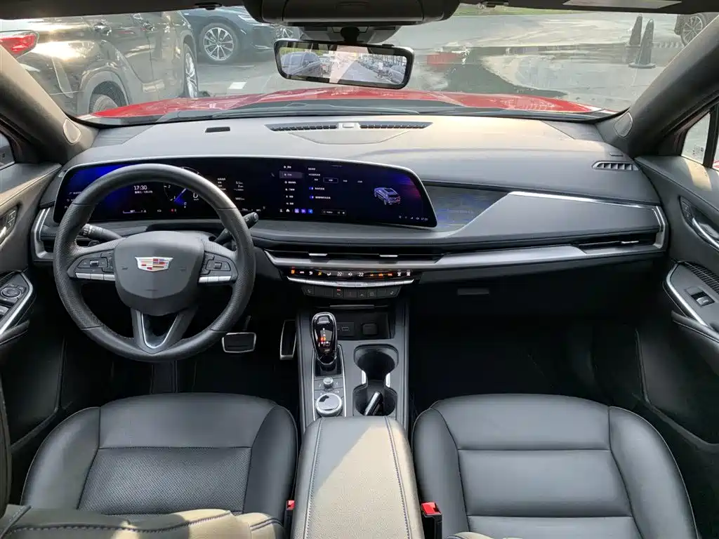 Cadillac XT4 2023 — фото 10