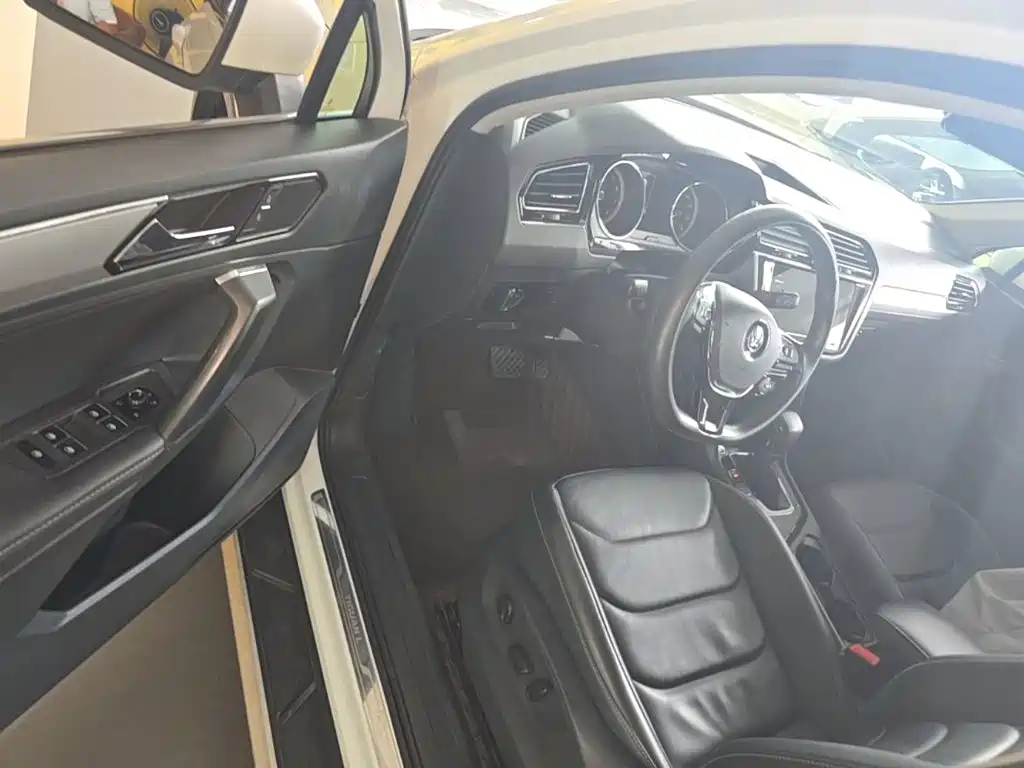 Volkswagen Tiguan L 2019 — фото 16
