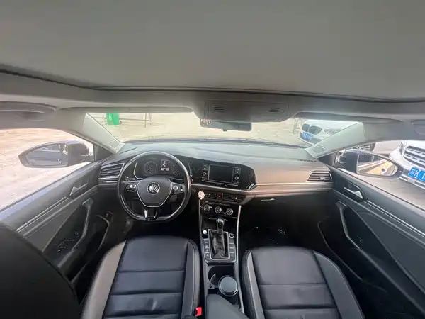 Volkswagen Sagitar 2019