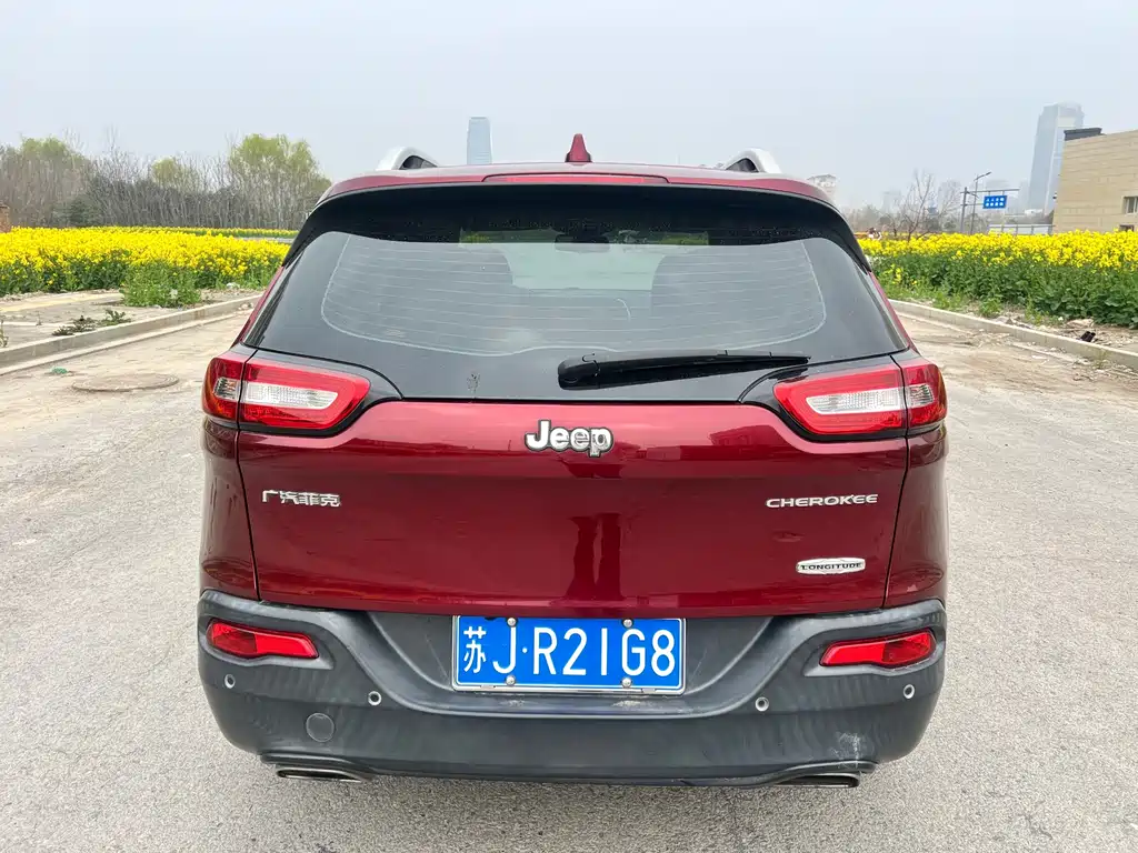 Jeep Cherokee 2016 — фото 6