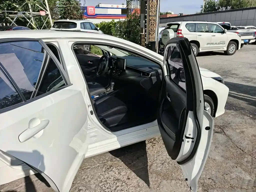 Toyota Corolla 2022 — фото 10