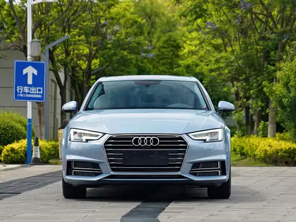 Audi A4L 2019