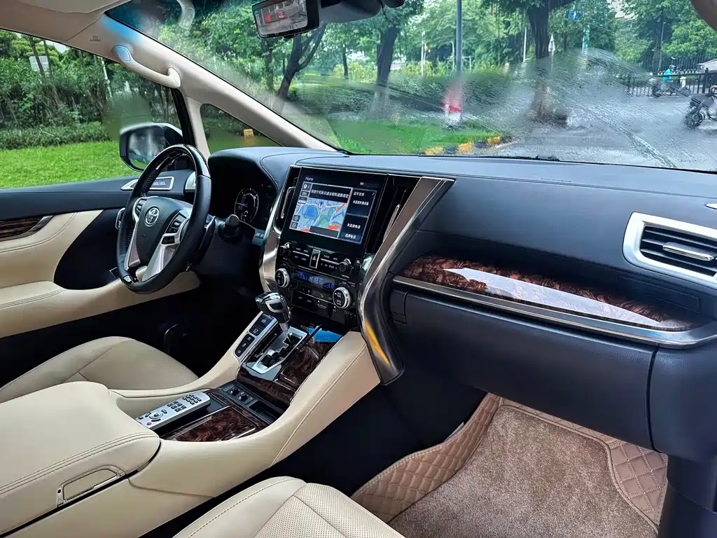 Toyota Vellfire 2023 — фото 20