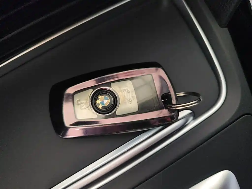 BMW 3 Series GT 2018 — фото 9