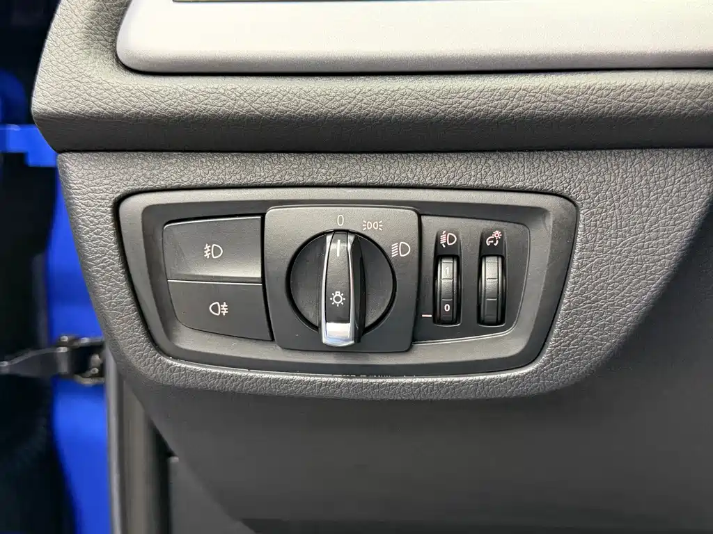 BMW 1 Series 2018 — фото 18