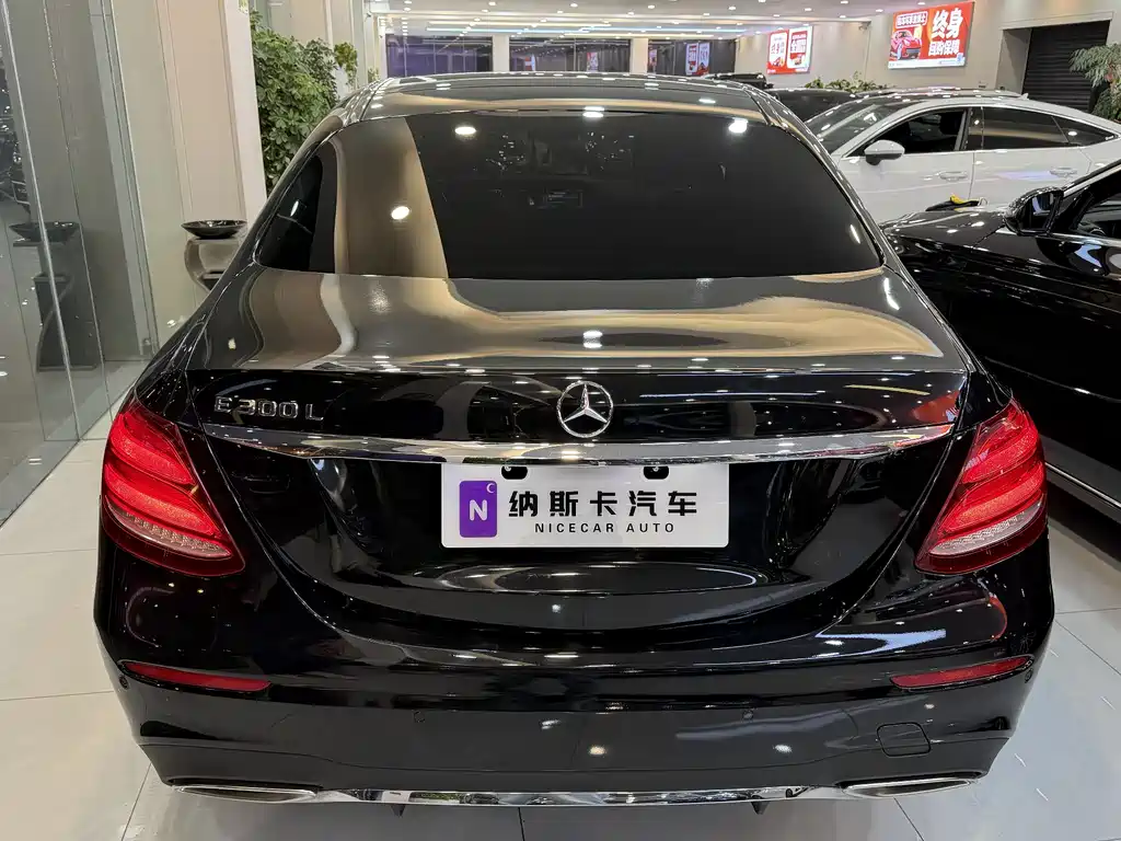 Mercedes-Benz E-Class 2019 — фото 15