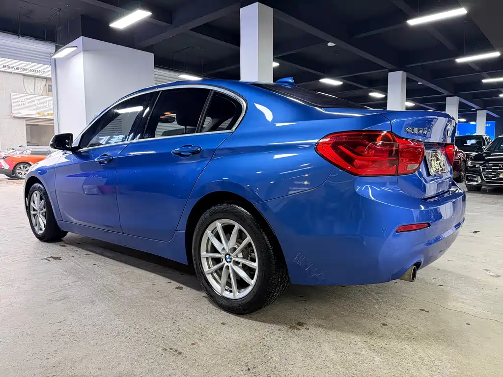 BMW 1 Series 2018 — фото 11
