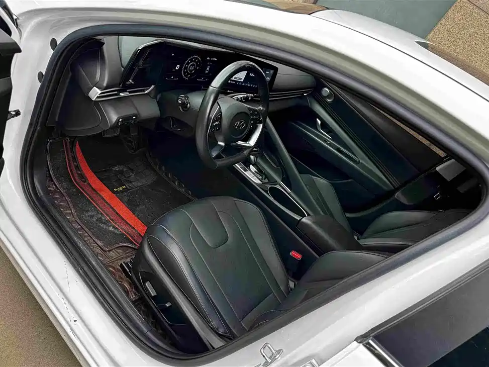 Hyundai Elantra 2021