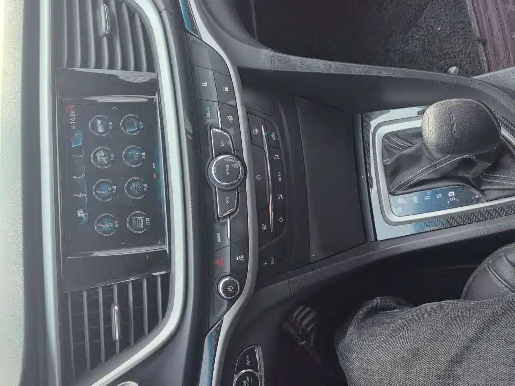 Buick Excelle 2015 — фото 13