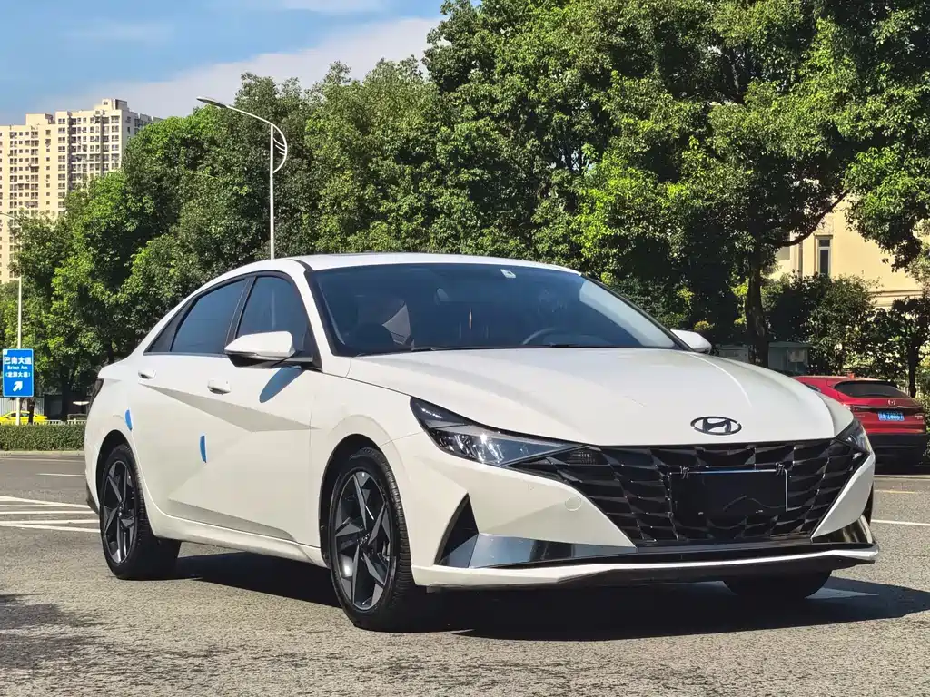 Hyundai Elantra 2023
