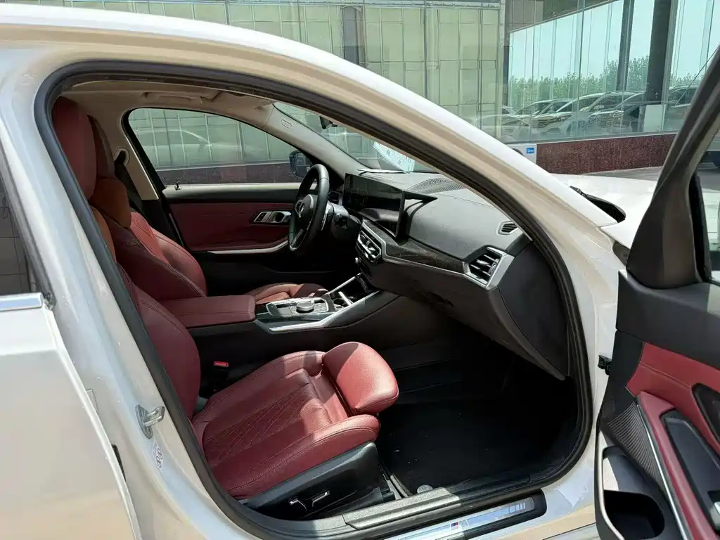 BMW 3 Series 2024