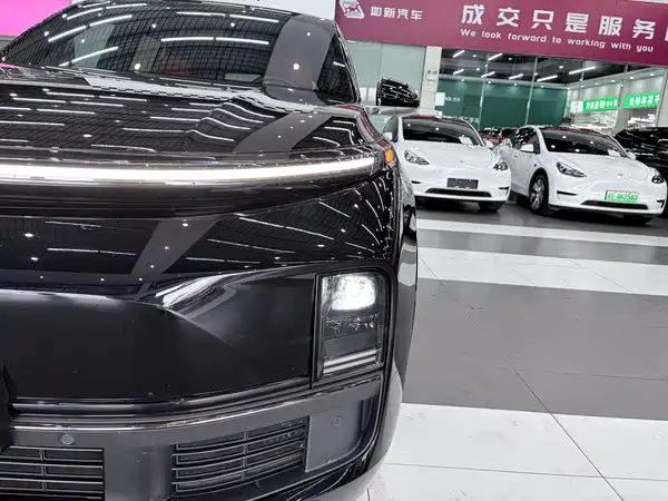 Li Auto L8 2023