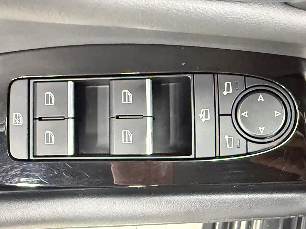 Mazda 3 Axela 2022 — фото 14