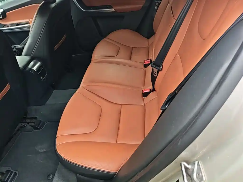 Volvo S60 2018 — фото 17