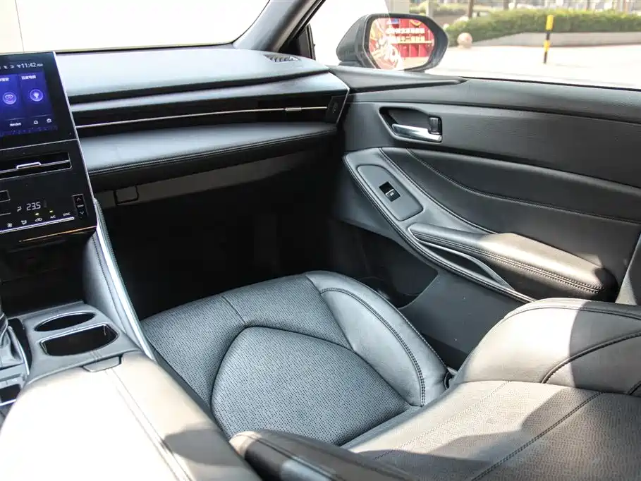 Toyota Avalon 2023 — фото 14