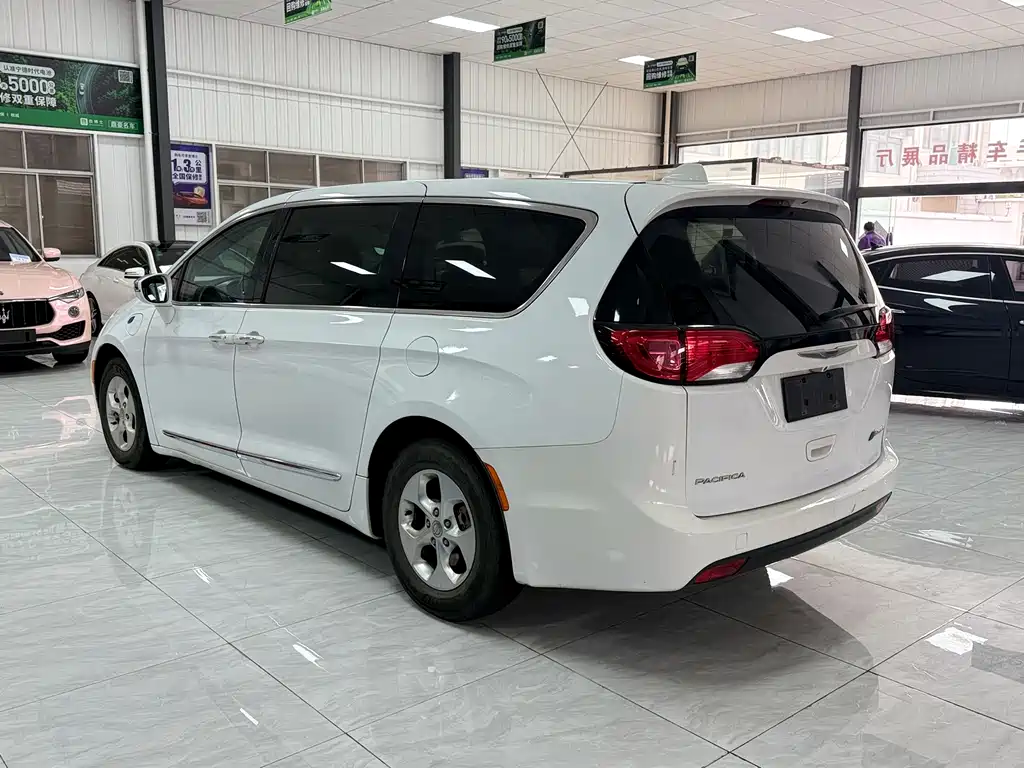 Chrysler Grand Voyager PHEV 2020 — фото 6