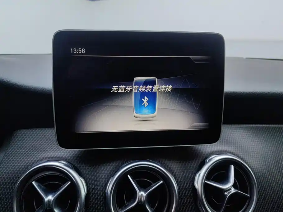 Mercedes-Benz GLA 2019 — фото 13