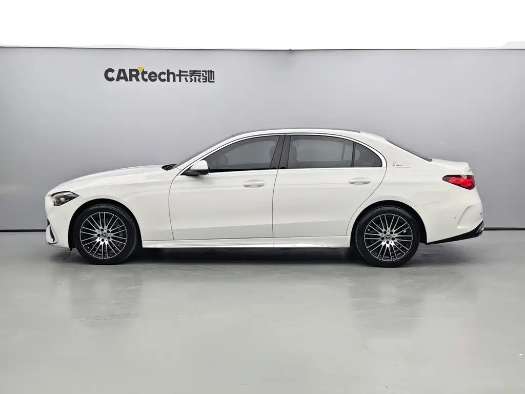 Mercedes-Benz C-Class 2023 — фото 3