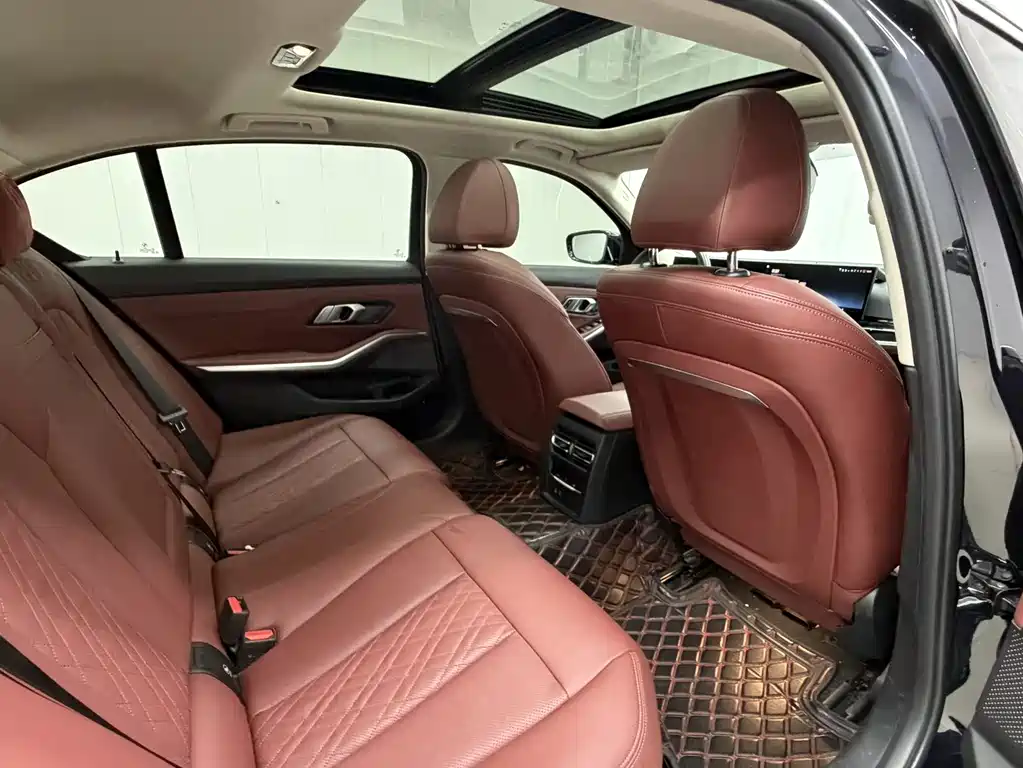 BMW 3 Series 2023 — фото 16