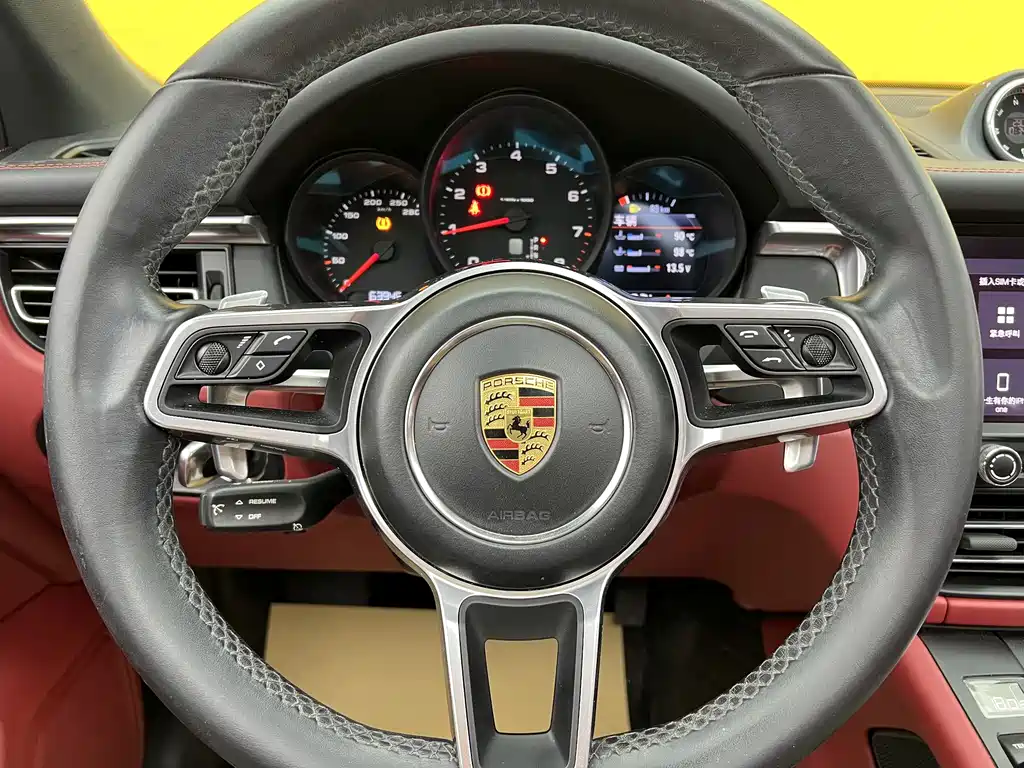 Porsche Macan 2021 — фото 11