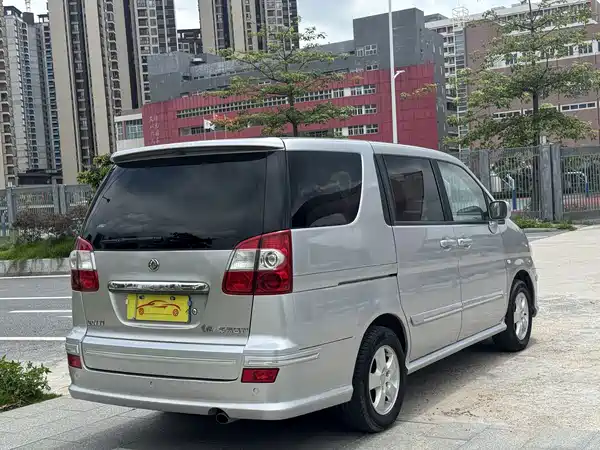 Dongfeng Yuxuan 2010