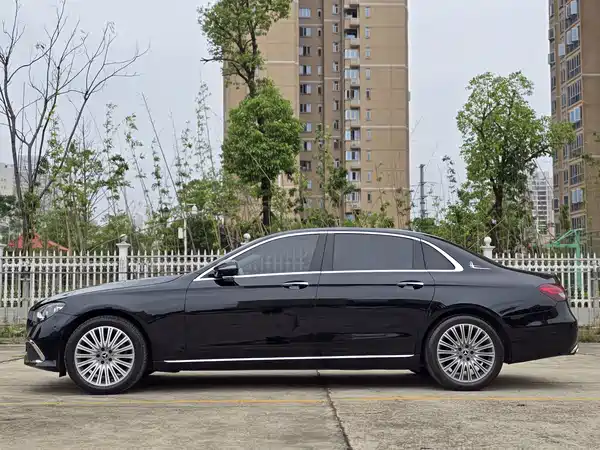 Mercedes-Benz E-Class 2021