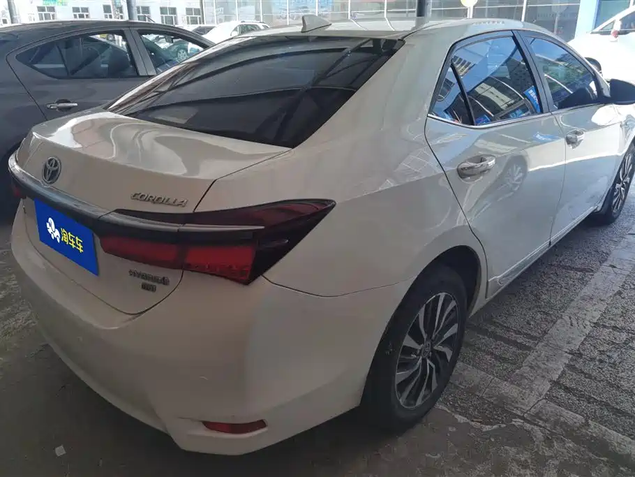 Toyota Corolla 2016 — фото 3