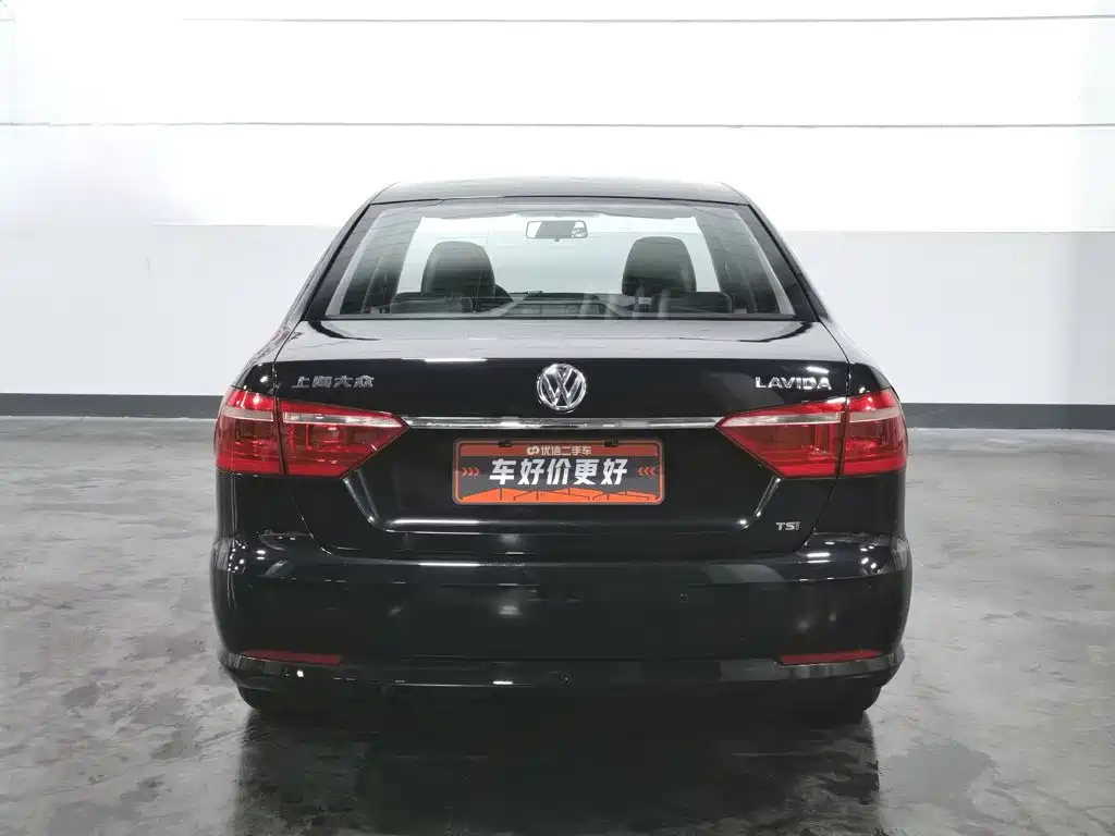 Volkswagen Lavida 2013