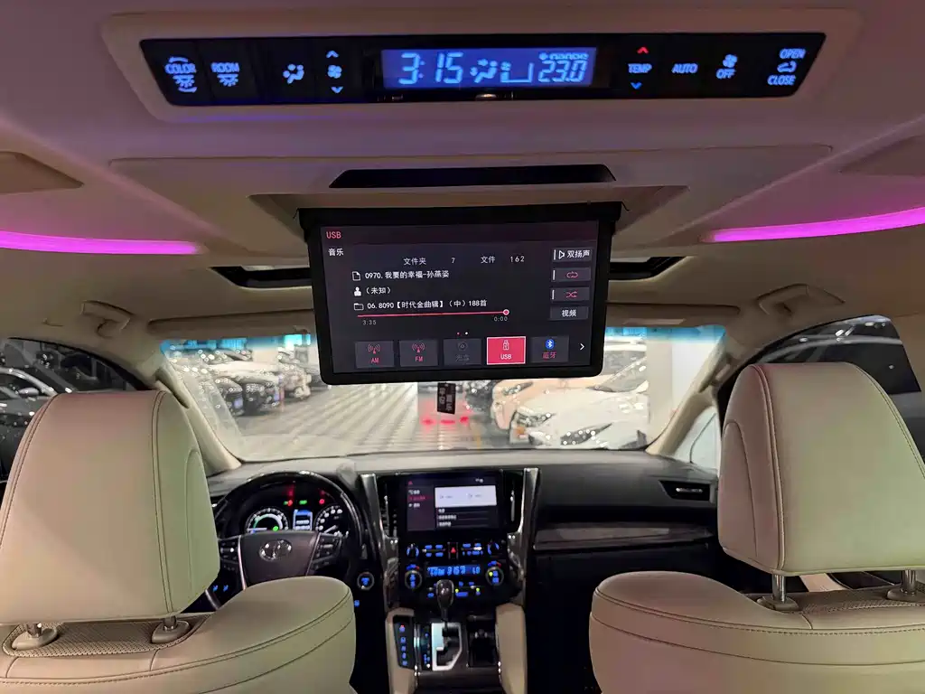 Toyota Vellfire 2021 — фото 9