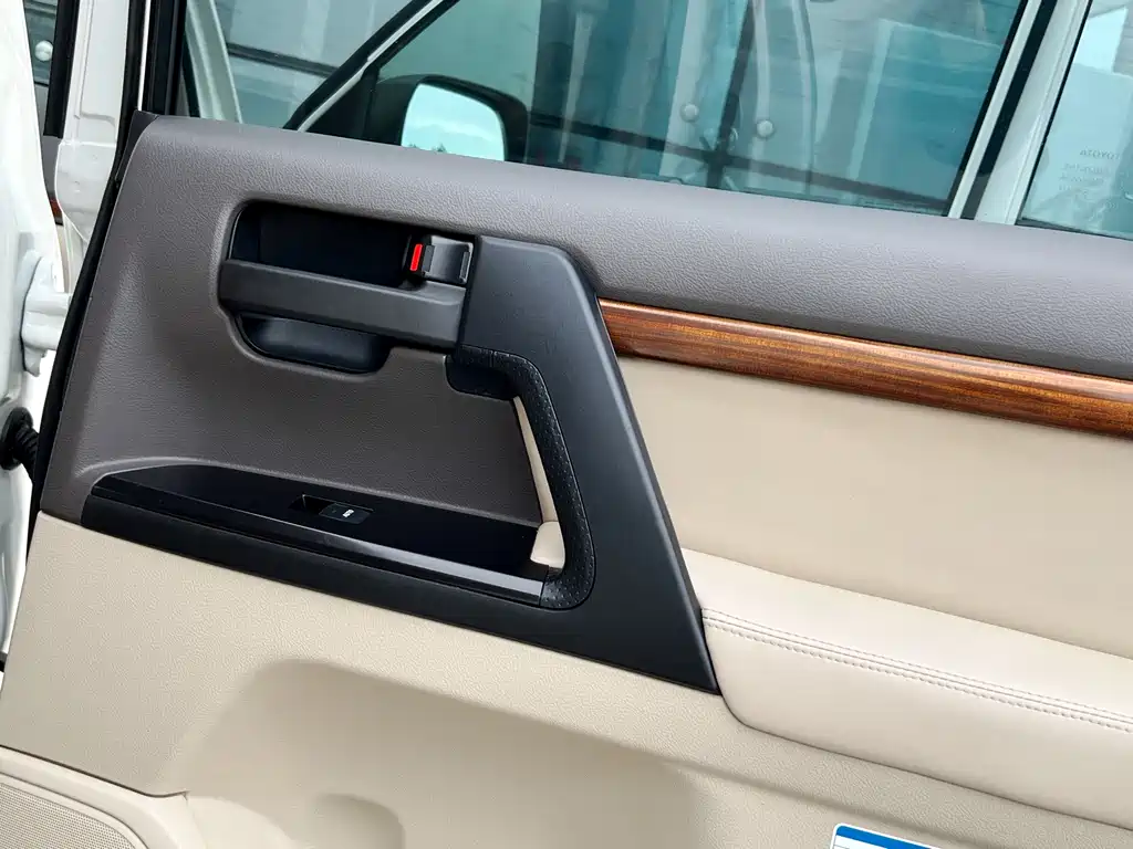 Toyota Land Cruiser 2019 — фото 16