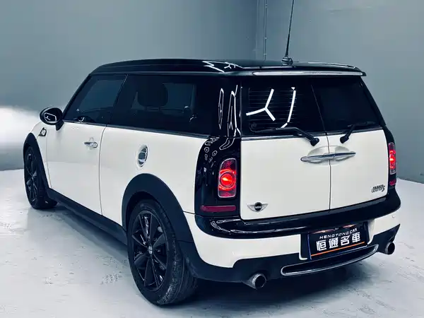 MINI Clubman 2012