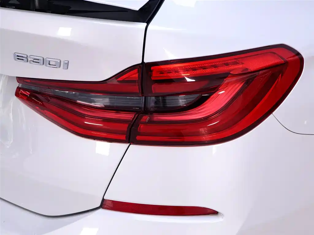 BMW 6 Series GT 2023 — фото 9