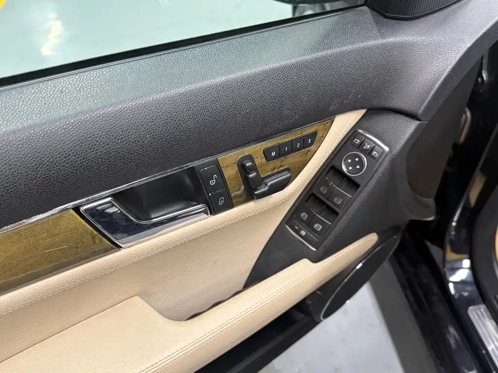Mercedes-Benz C-Class 2012 — фото 18
