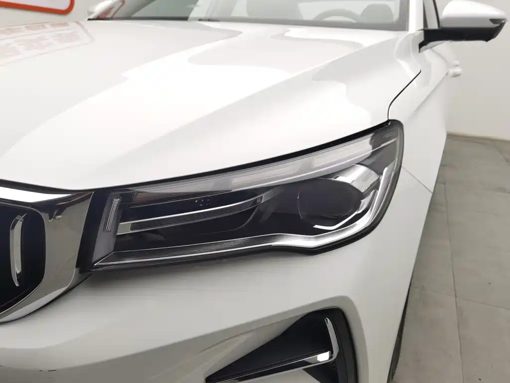 Geely Emgrand 2025