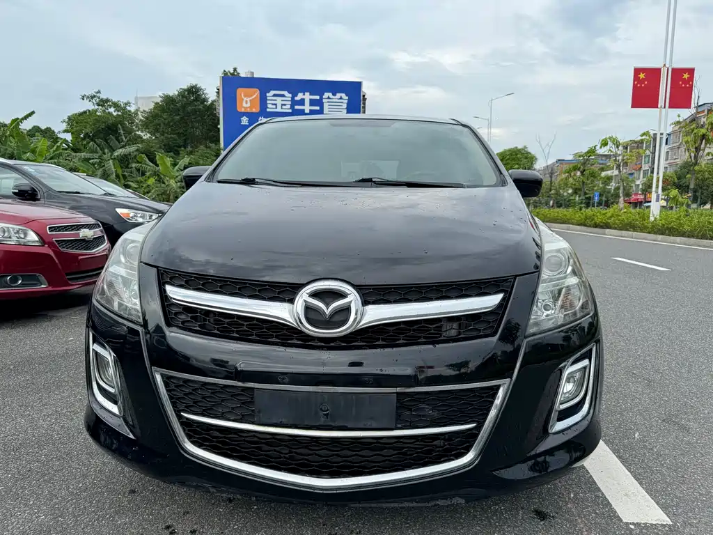 Mazda 8 2012
