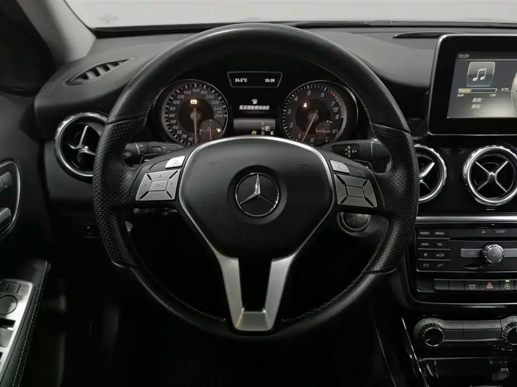 Mercedes-Benz GLA 2016 — фото 11