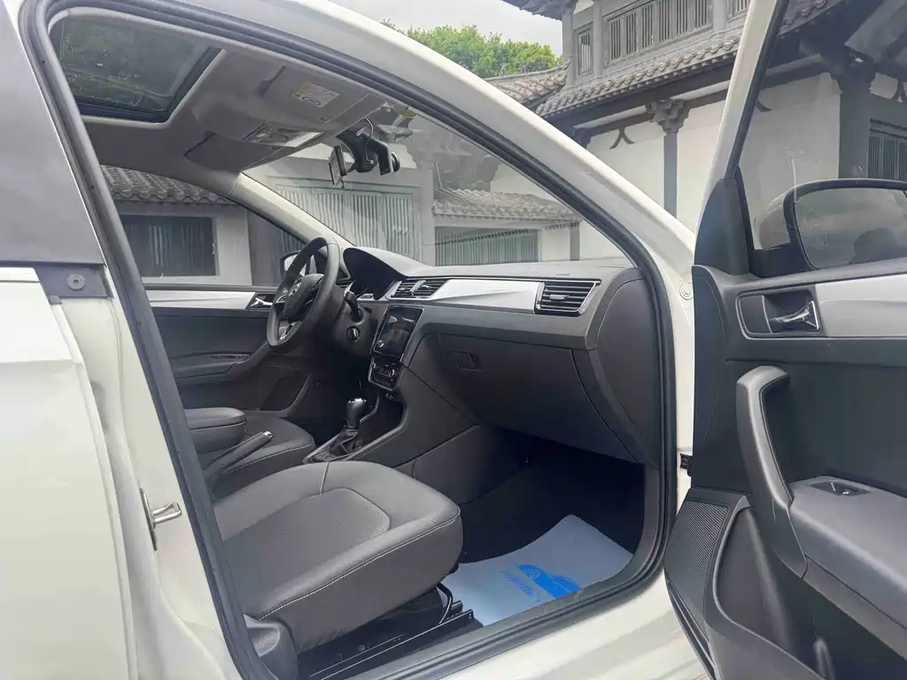 Skoda Rapid 2022 — фото 10