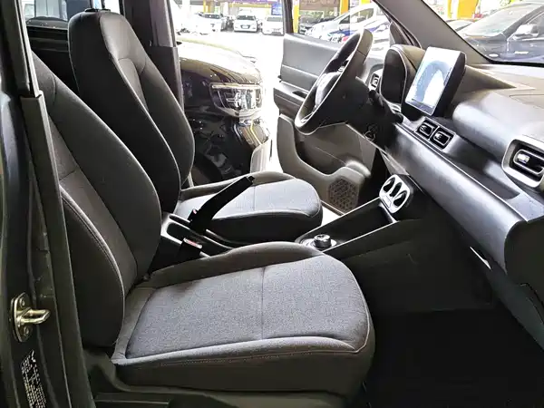 Wuling Hongguang New Energy 2025