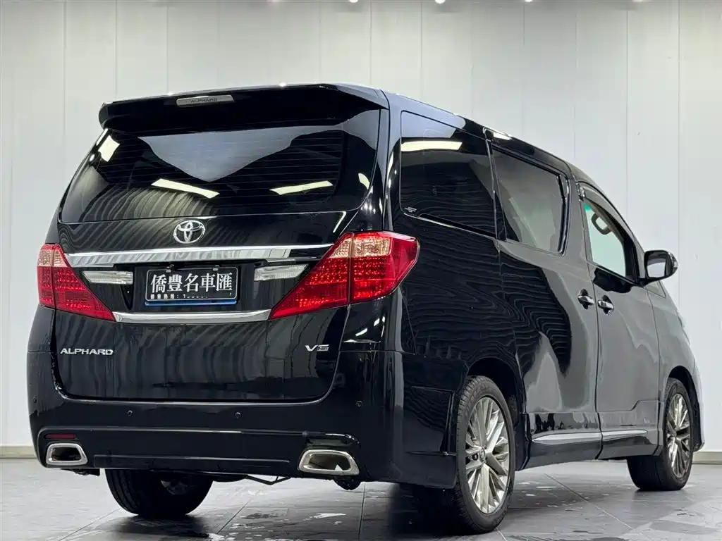 Toyota Alphard 2015 — фото 13