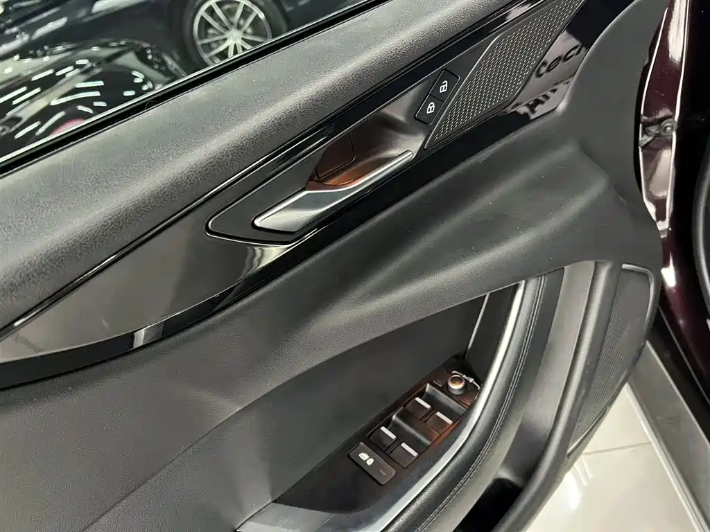 Jaguar XEL 2021 — фото 14