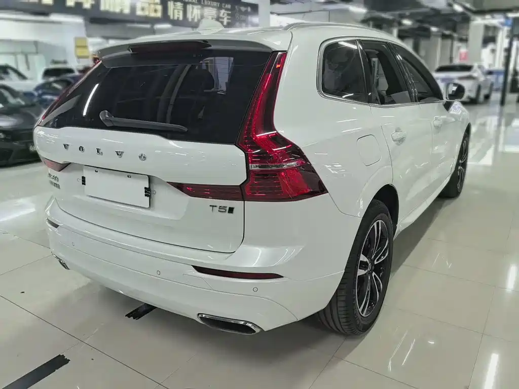 Volvo XC60 2019 — фото 4